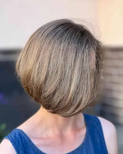 Short Bubble Bob with Soft Layers for Thicker Locks