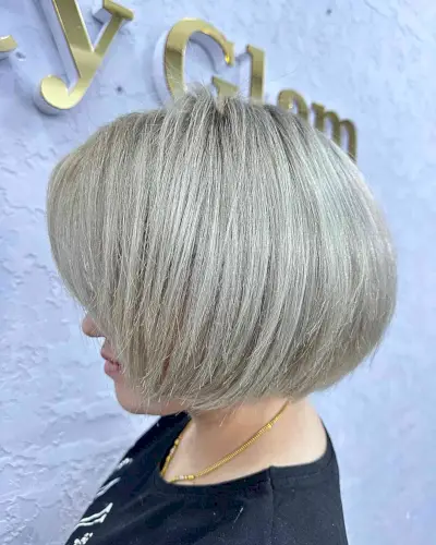 Short-Length Ash Grey Bob on Thick Mane