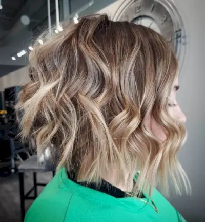 No-Fuss Wavy Angled Bob Cut
