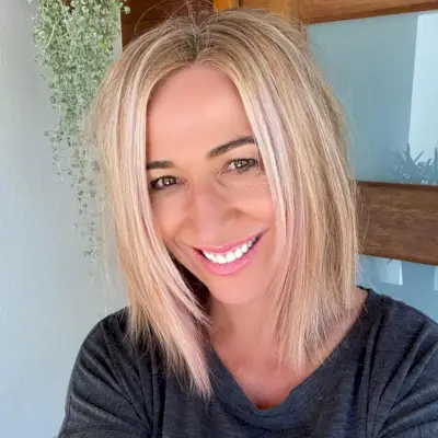 Medium length layered bob for thin hair