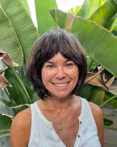 Shaggy Razor Cut Bob Hairstyle