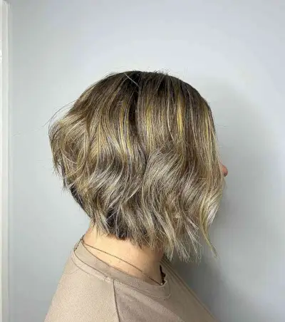 Chin-Grazing Stacked Choppy Bob with Blonde Balayage for Women