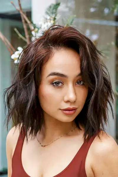 Messy Side-Parted Choppy Lob