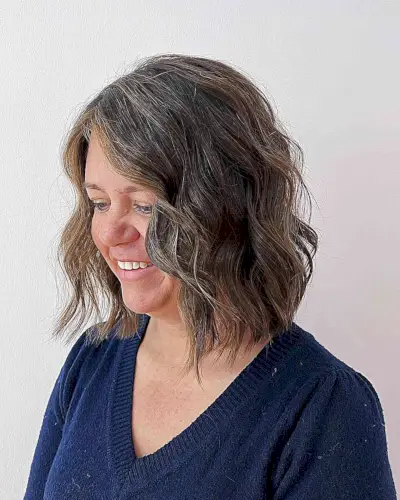 Brunette Beachy 1990s Lob