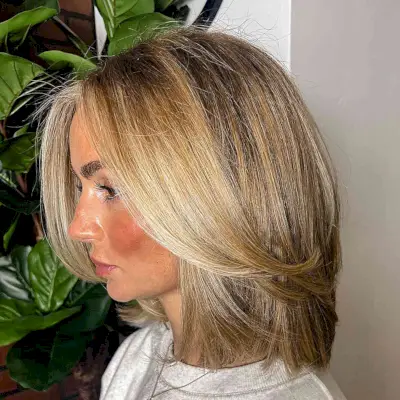 Chin-Length Front Layers on 90s Long Bob