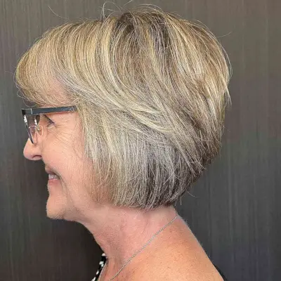 Short-Length Dimensional Stacked Graduated Bob with Swoopy Bangs