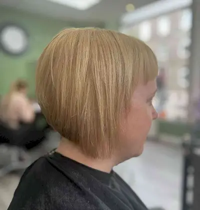 Strawberry Blonde Short Graduated Bob Hair with Mini Bangs