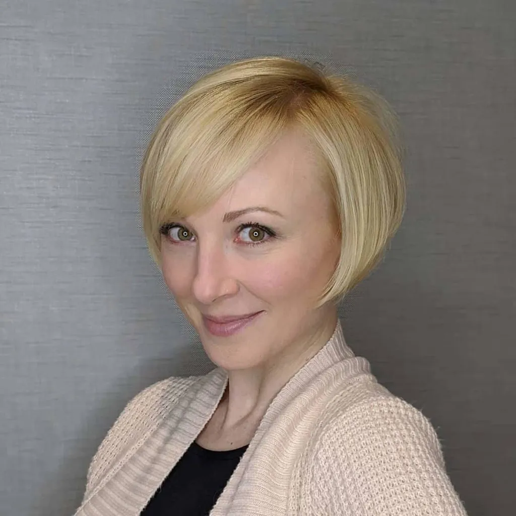 Short Bob com franja lateral' title=