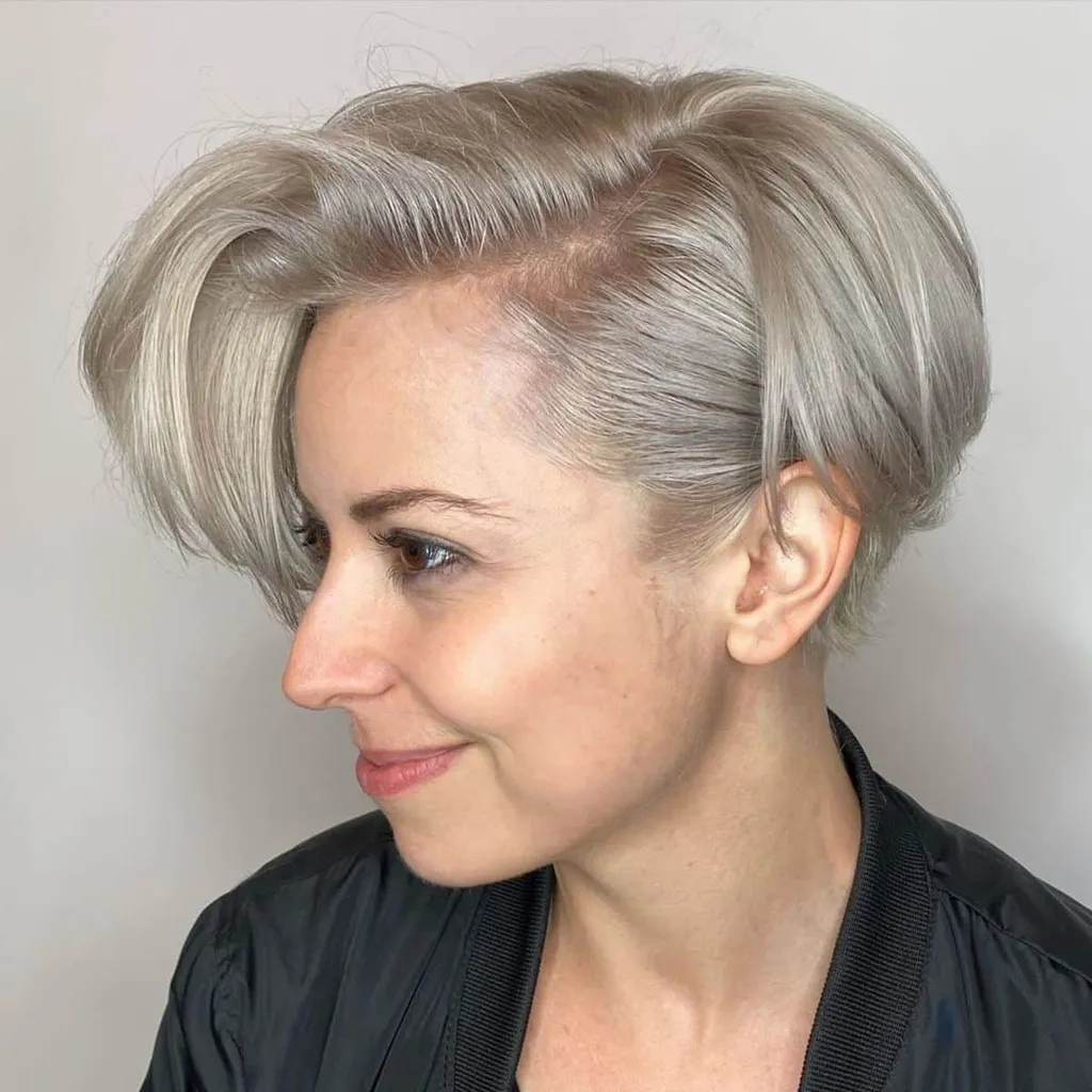 Bob Muito Curto e Penteado Ondulado' title=