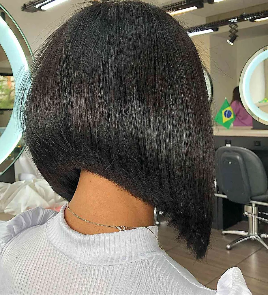 A-Line Bob para penteado reto e grosso' title=