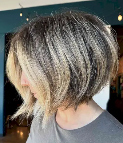 60 Idéias de corte de cabelo da camada mais moderna de 2024