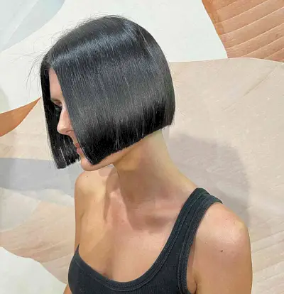 Jaw-Skimming Box Bob Haircut