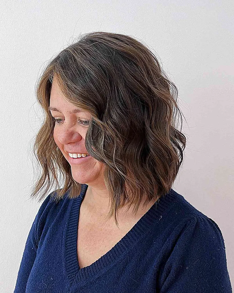 Brunette Beachy 1990er-Jahre-Lob' title=