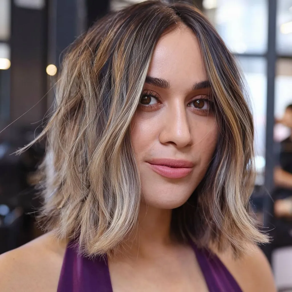 Shaggy lob pro dlouhé tvary obličeje s vrstvami' title=