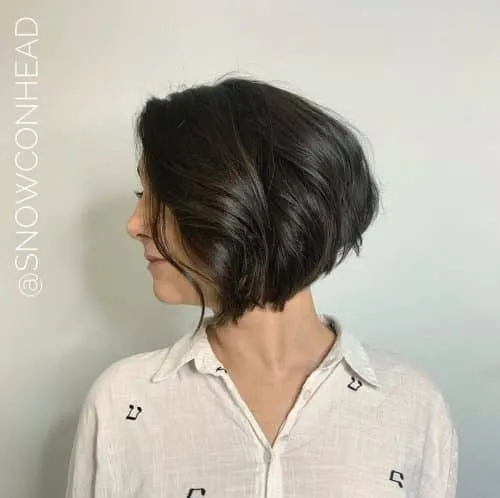 Trumpas apverstas bobas storiems plaukams' title=