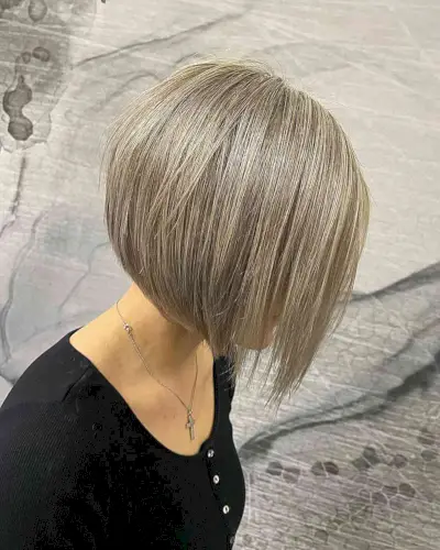 Cool-Toned Balayage Bob for Fine Hair Types