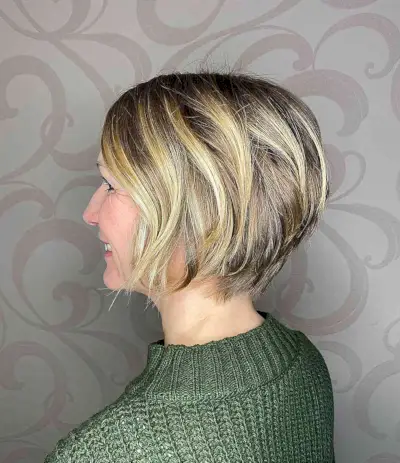 Short Piece-y Bob with Highlights for Finer Hair