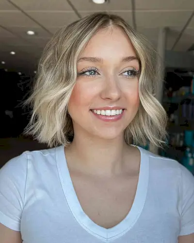 Bob with Texture for Fine Tresses