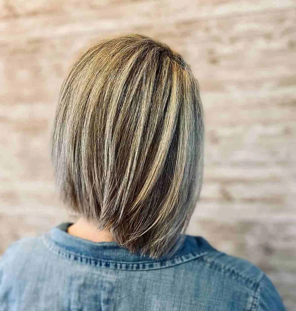 Długi, brzytwy Bob z warstwami' title=