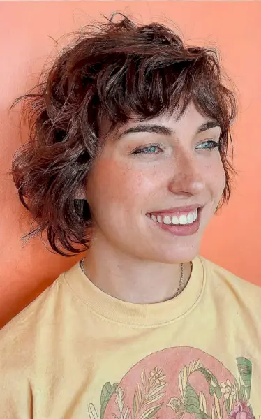 Short-Length Flowy Shaggy Cut with Chunky Layers