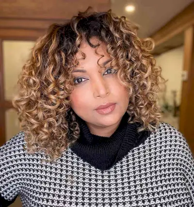 Medium length blonde bob