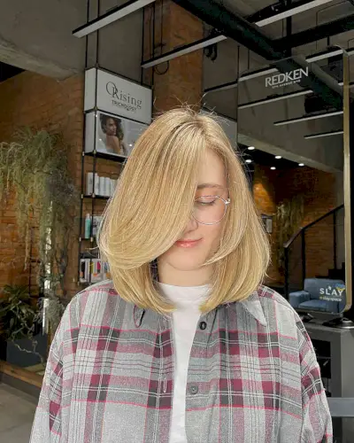 Shoulder-Length Bubble Bob Cut with Light Layers
