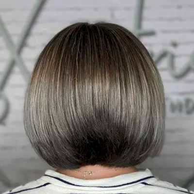Short-Length Brown Graduated Bubble Bob with Silver Babylights