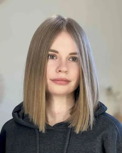 Straight Angled Lob with Center Part