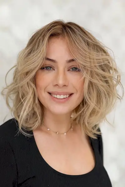 Beautifully Curled Blonde Bob for Fine Hair