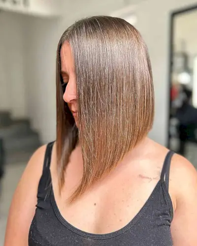Shoulder-Length Light Brown Straight A-Line Lob