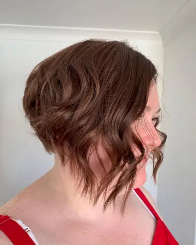 Messy graduated bob