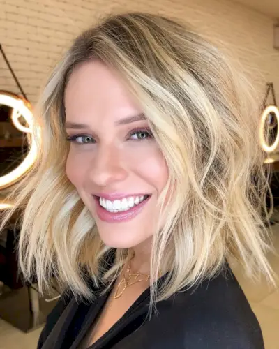 Mid-length messy lob haircut