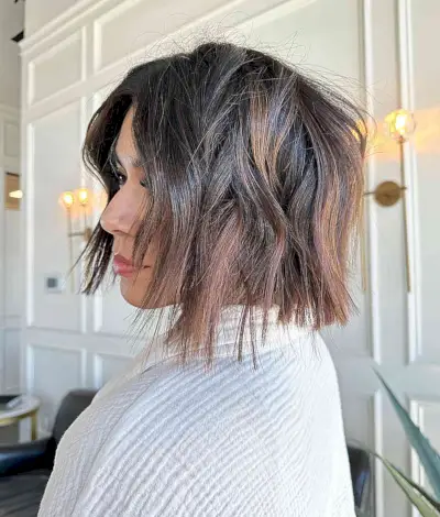 Wavy Messy Short Bob Hair with Choppy Ends