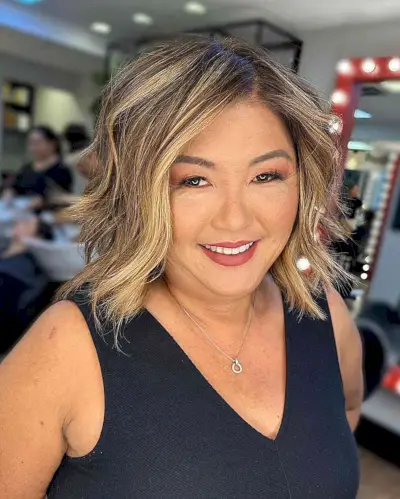 Short Wavy Bob with Choppy Ends for Round-Shaped Faces