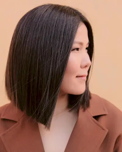 Slightly a-lined lob for round faces