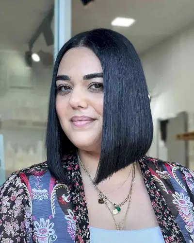 angled bob for straight hair and round face