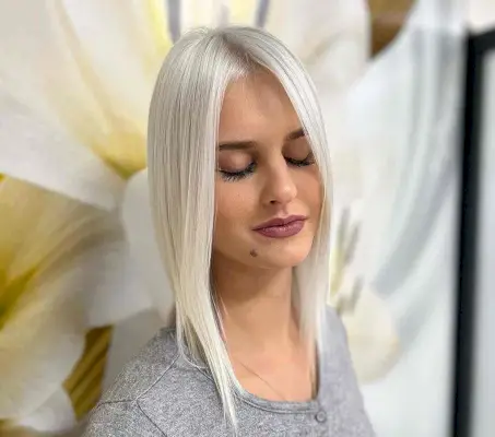 Platinum Shoulder-Length Bob with No Bangs for Thin Hair