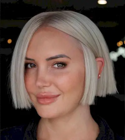 Jaw-Length Platinum Blonde Blunt Bob Style