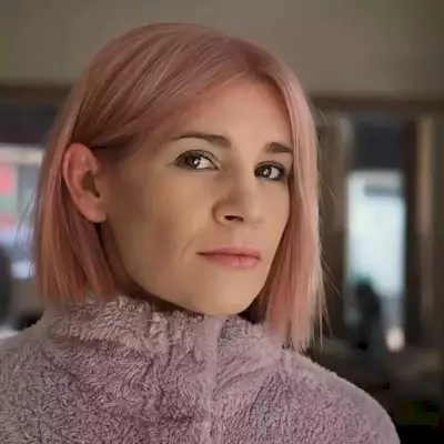 Pink Boyfriend Chin Bob with Center Parting