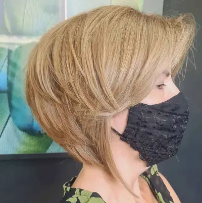 Choppy Stacked Bob with Layers for Woman with Thick Hair