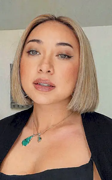 Sleek Blonde Blunt Bob with a Center Part