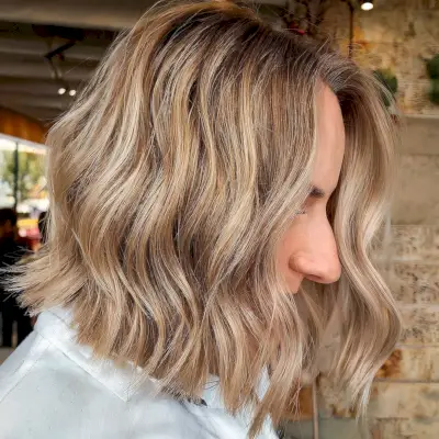 Blunt Wavy Bob on Bronde Hair
