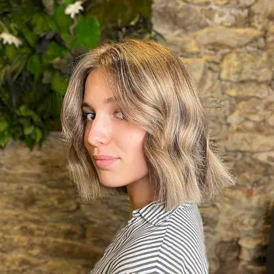 Neck-Length Blunt Italian Bob with Subtle Waves