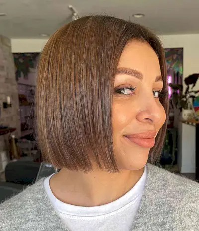 Warm Honey Blunt Lob Brunette Honey Brown Hairstyle