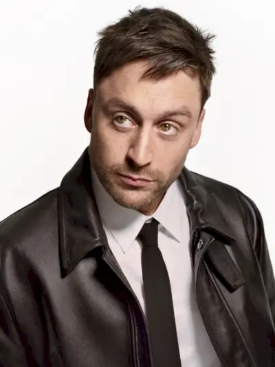 Campanha Kieran Culkin COS Primavera Verão 2023