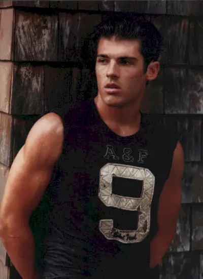 Kevin-Freed-2010-Abercrombie-and-Fitch-모델 촬영