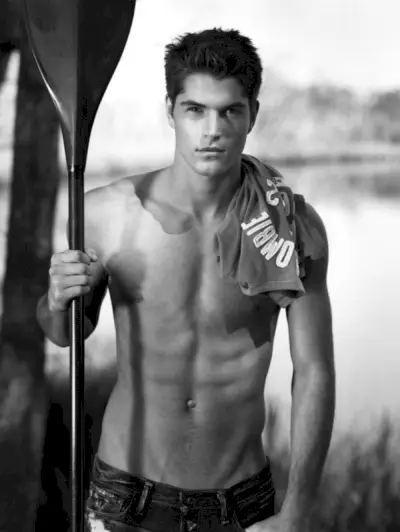 Nick-Bateman-Abercrombie-and-Fitch-모델-사진
