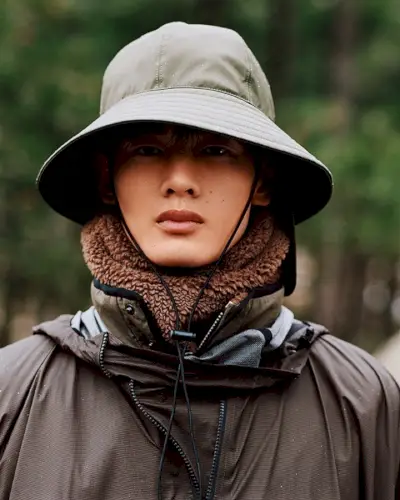 Zhichuan Hu frontar Loro Piana