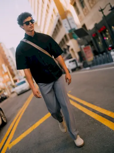 Pablo Kaestli utforsker LA for reservert vår 2024-kampanje