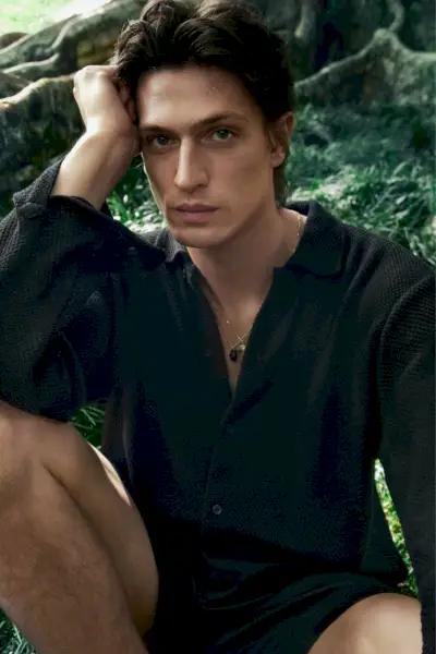 אדוארדו סבסטיאנלי ספורט תלבושת שחורה לגמרי עבור H&M